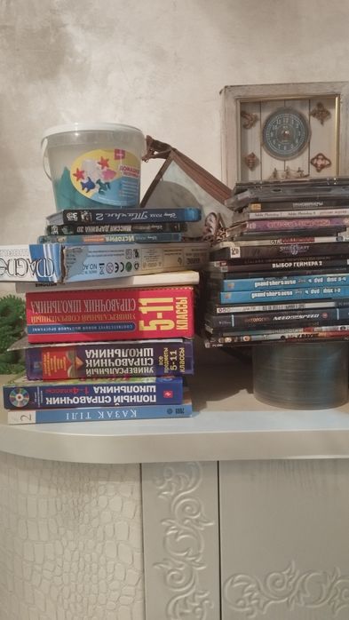 Обменяю школьные книги и игры