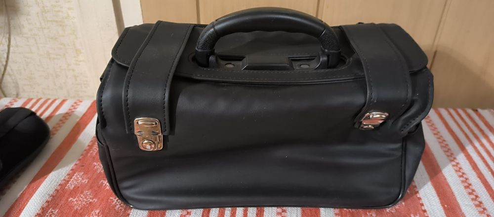 Продам новую фельдшерскую сумку новая