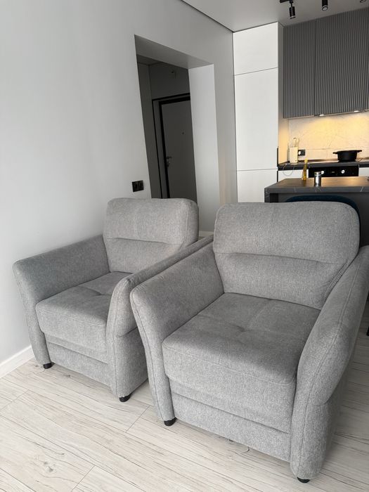 Продам Кресла серые