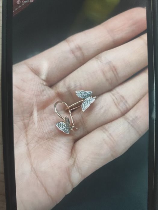 Продам сережки золотые детские