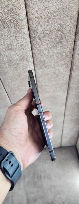 Samsung Z Flip 5 qora 256gb vetnam