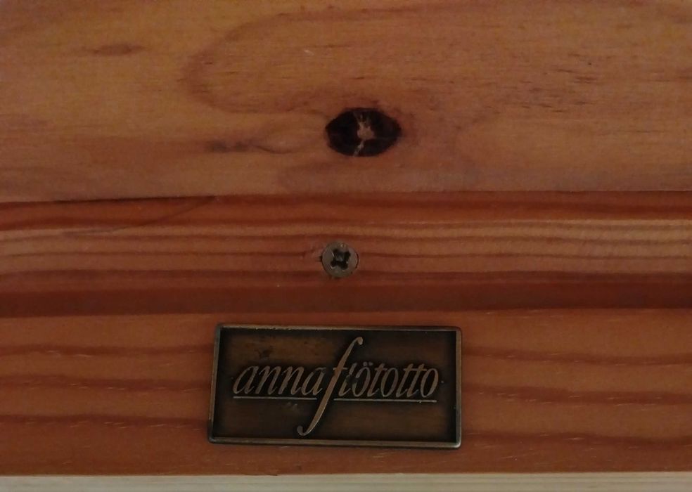 Masuta veche designer ANNA FLOTOTTO, stil Mid Century, din lemn masiv