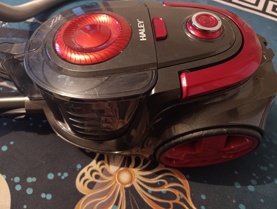 Продам Пылесос почти новый