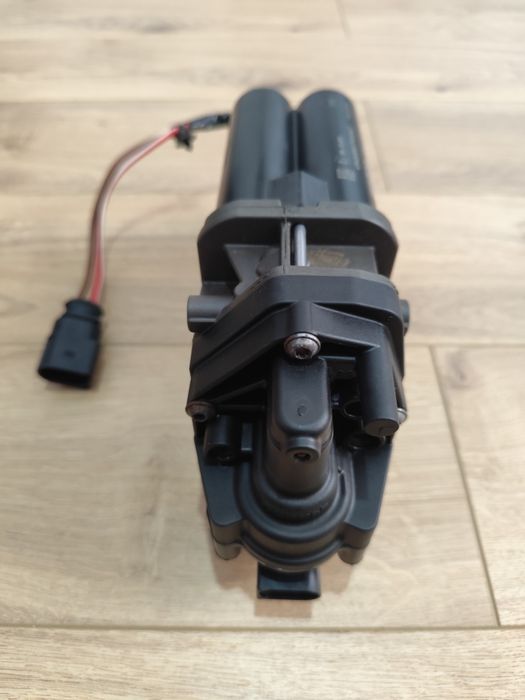 Compresor perne aer Audi Q7 Q8 4M, Touareg CR, Cayenne Tesla Model S X