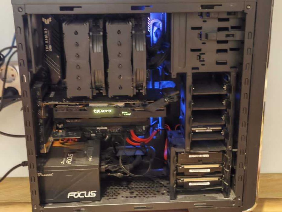 Unitate gaming + componente cadou