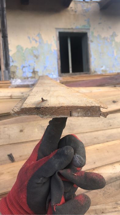 Lemn din demontarea unei cabane