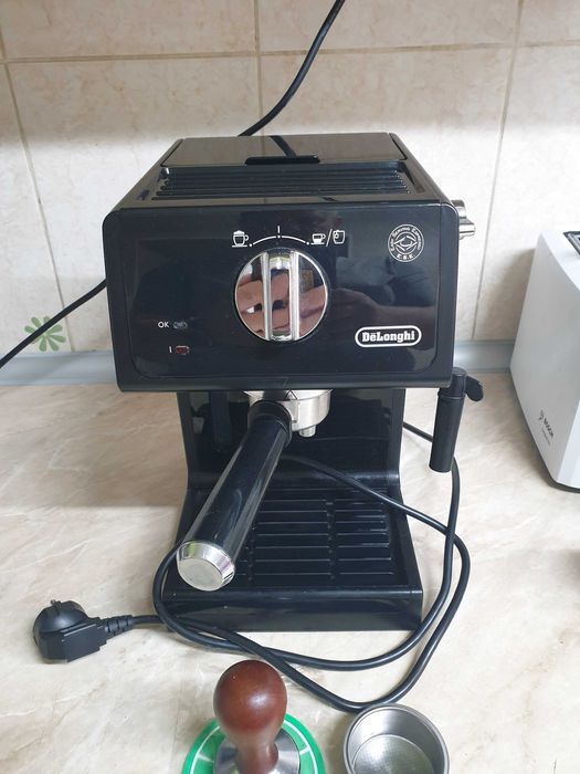 Кофеварка рожковая Delonghi ECP 31.21