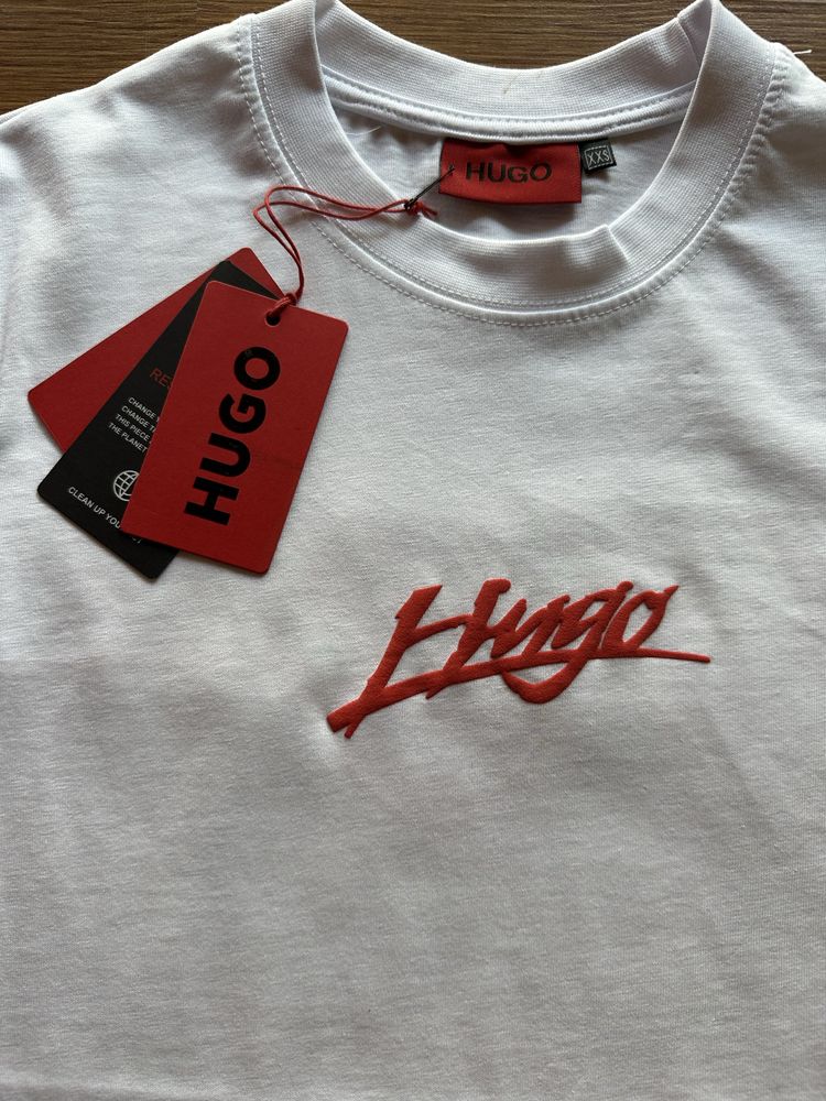 Мъжка,памучна,бяла тениска Hugo BOSS с щампа на гърба