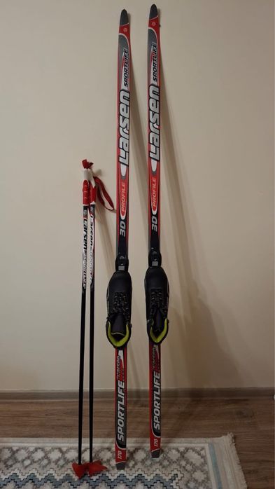 Продам лыжи почти новые