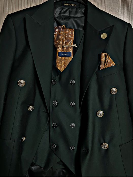 Костюм троечка на подростка 48 размер, одевался пару раз