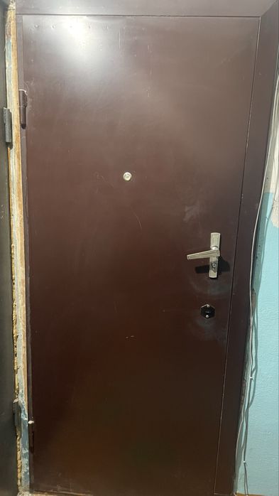 Продам дверь железную