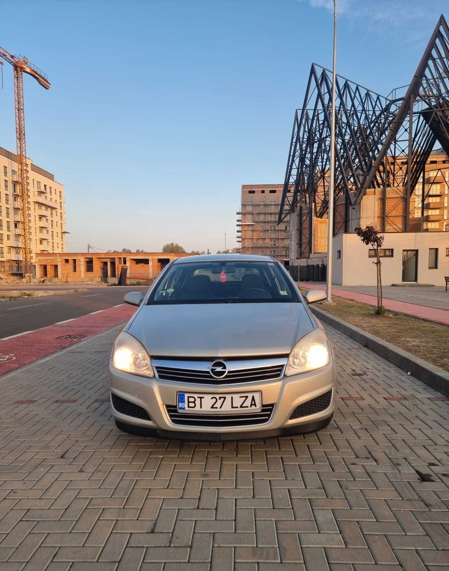 Vând Opel Astra H
