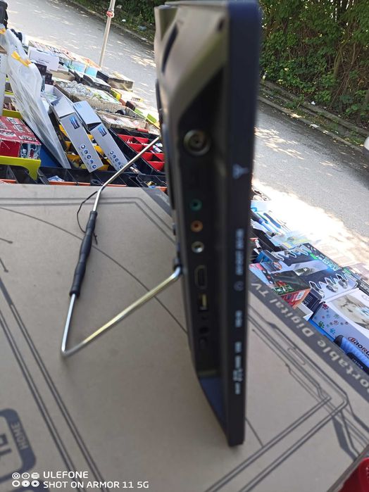 Лед телевизор 12/220в с вграден тунер 15" за каравани и камиони