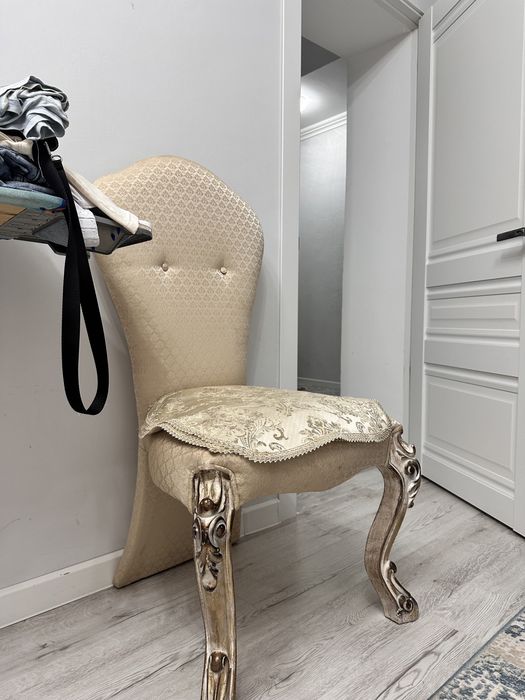 Продам стулья для гостинной