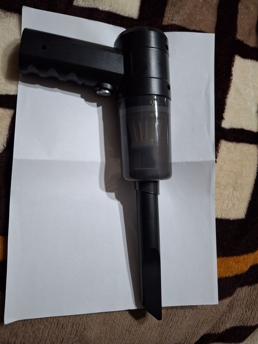 Aspirator manual de mână