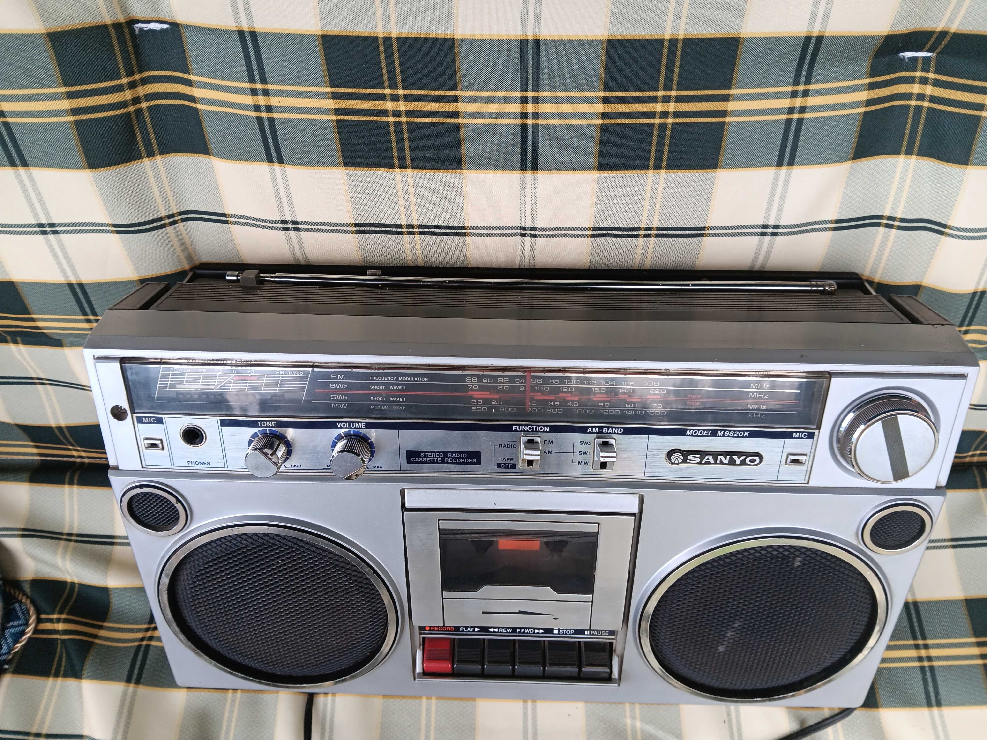 Радио касетофон SANYO M9820K