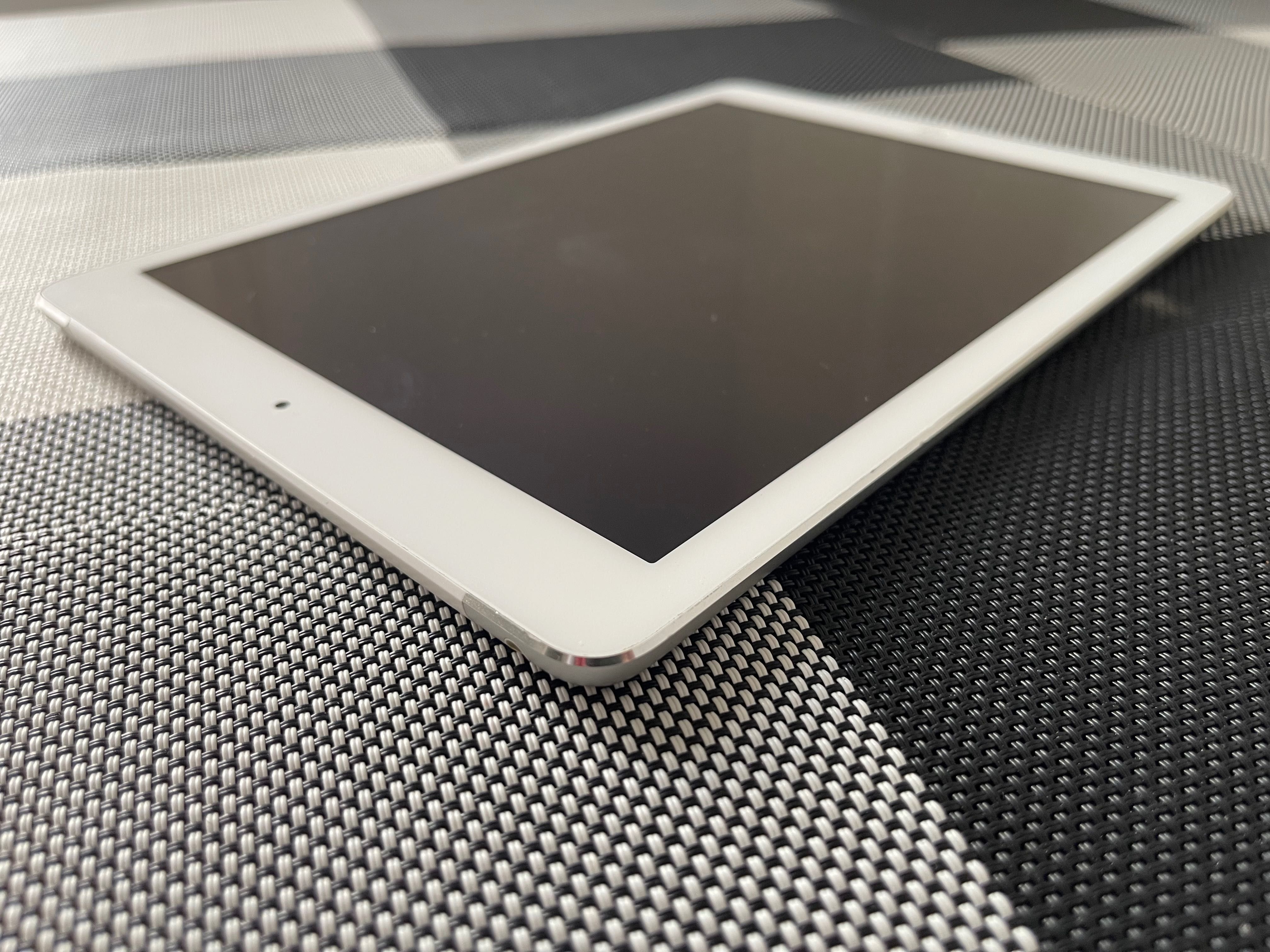 iPad Air 1 WiFi Cell, 16GB, Silver (Model A1475)