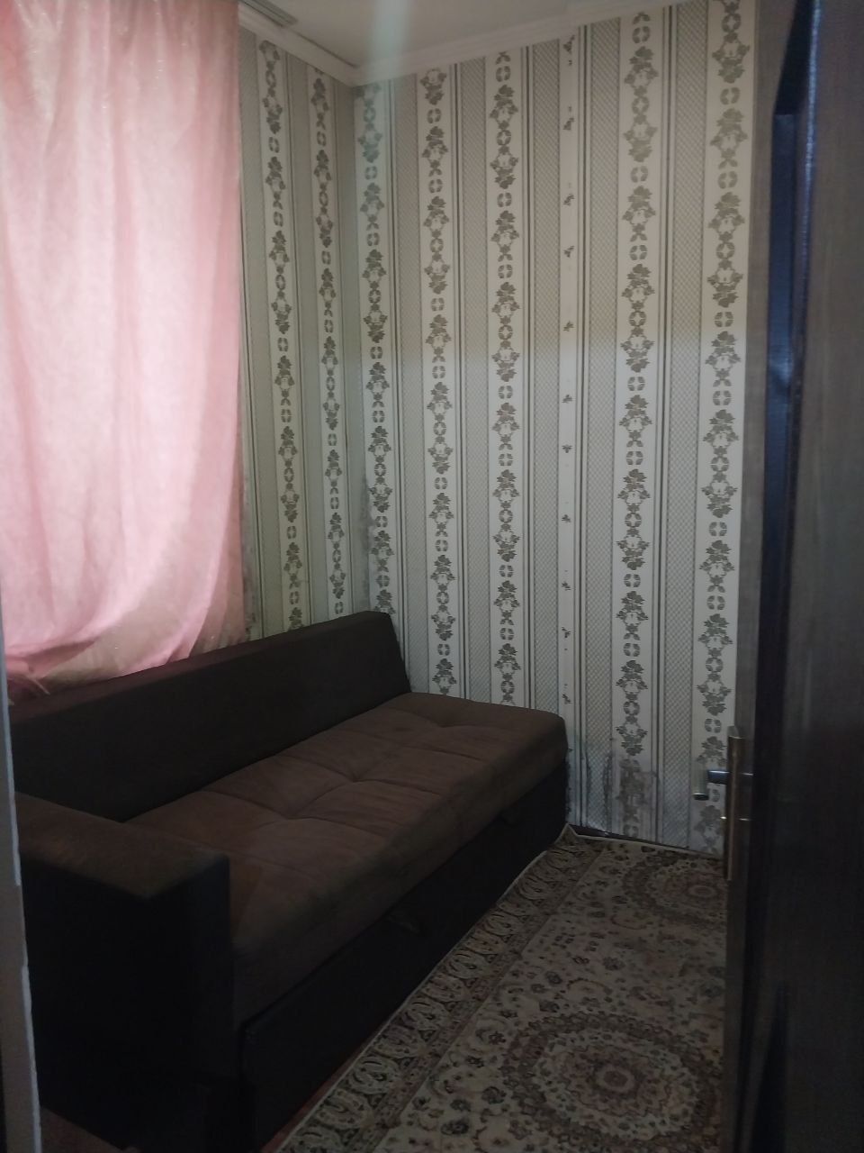 Kvartira arenda Chilonzor 16 Metro oylaga