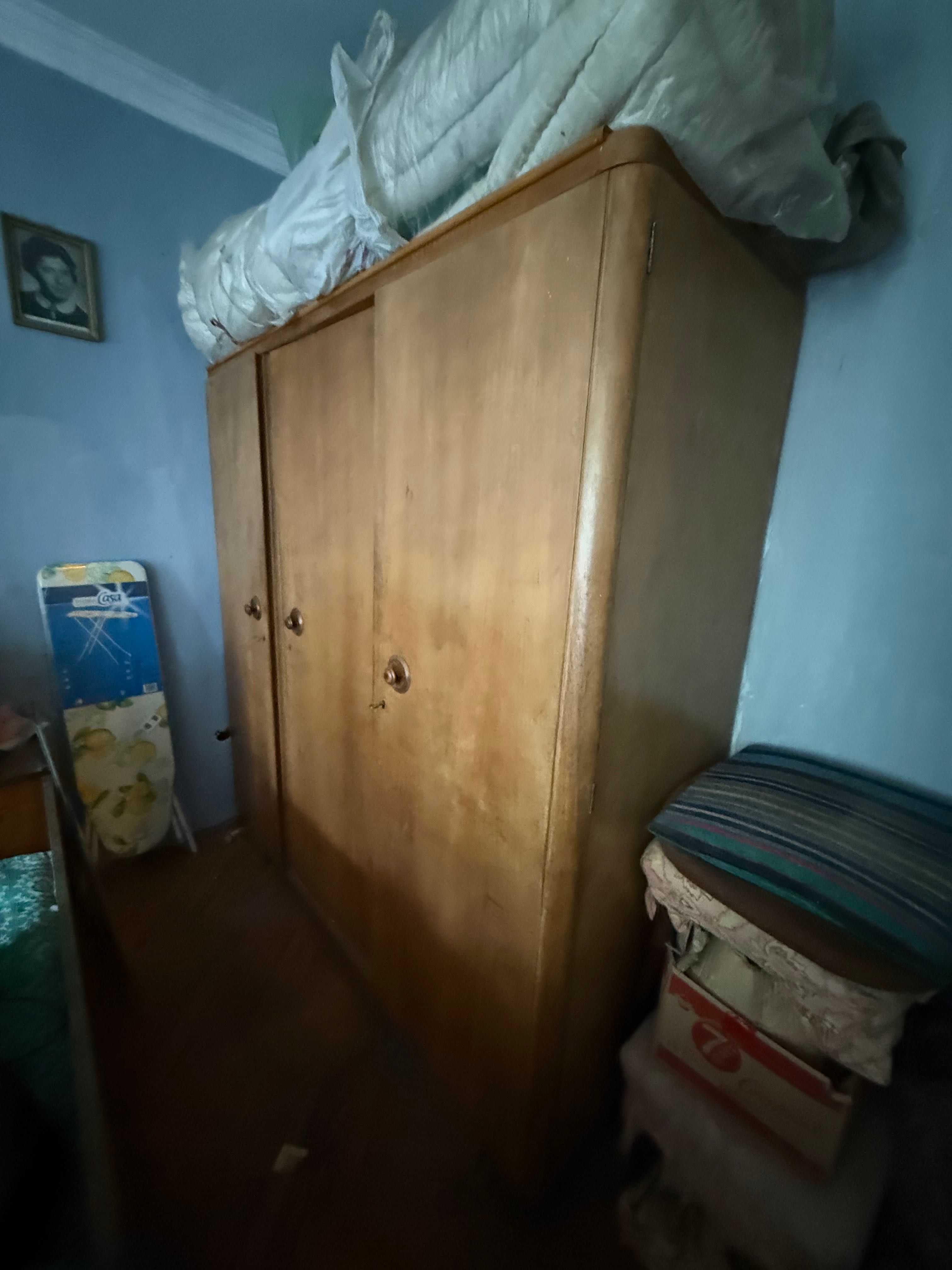 Прекрасен стар гардероб в отлично състояние