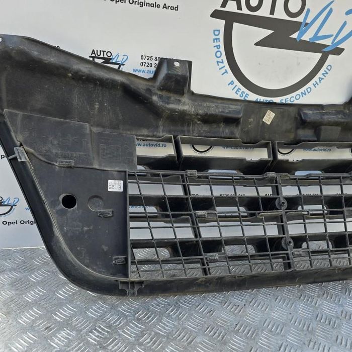 Grila centrala radiator Opel Movano B