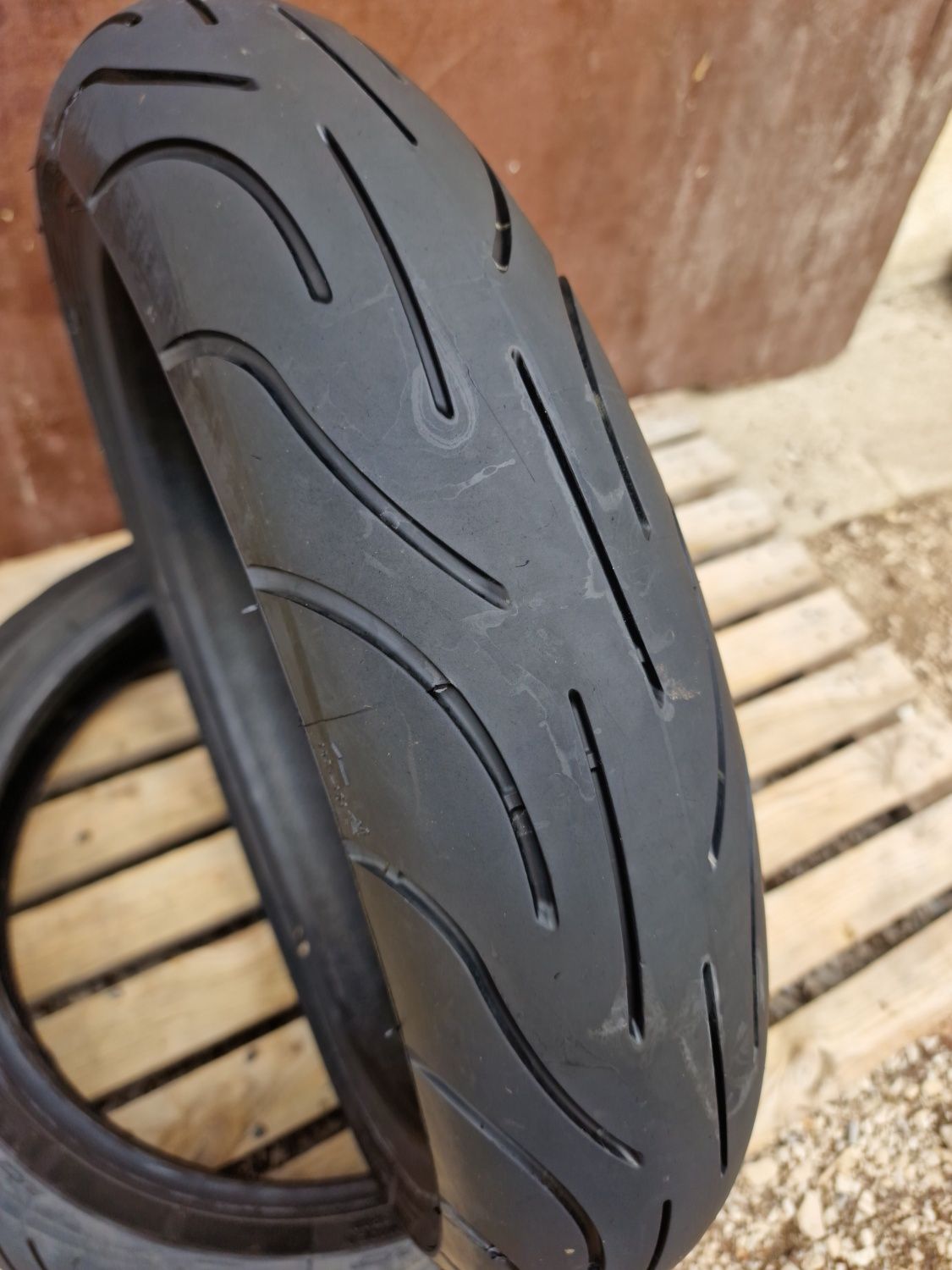 120/70/17 Michelin pilot dot 2018