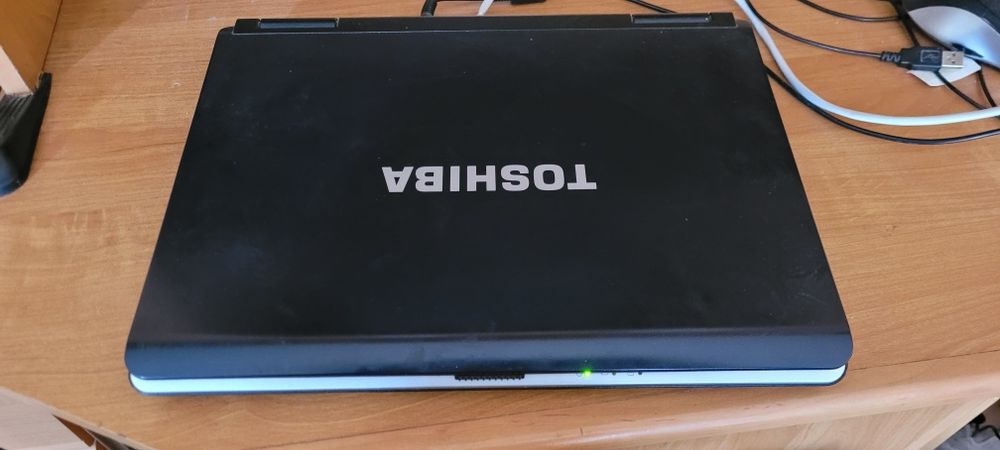 Продавам лаптоп TOSHIBA SATELITTE L40-17S