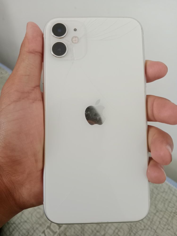 Iphone 11 с двух играми