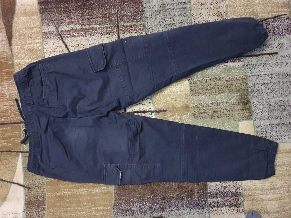 Pantaloni cargo barbati Pull&Bear