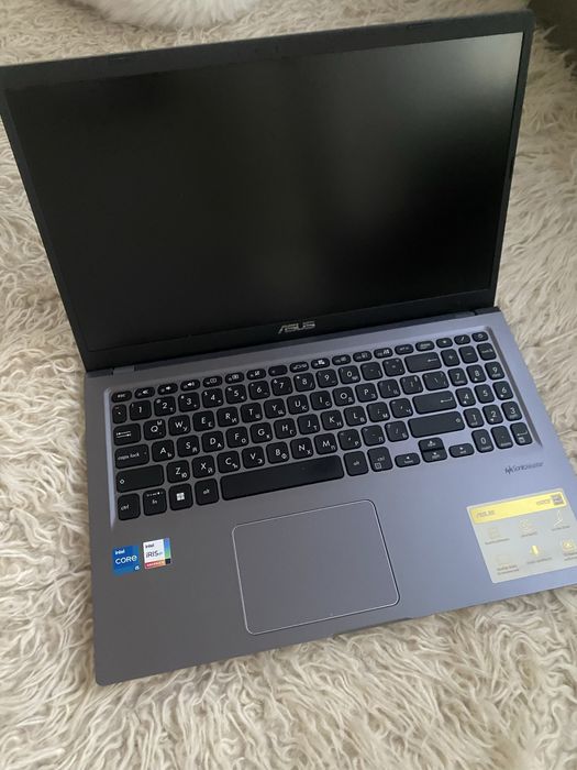 Нов лаптоп ASUS X515EA-BQ522 и нова Lenovo лаптоп чанта