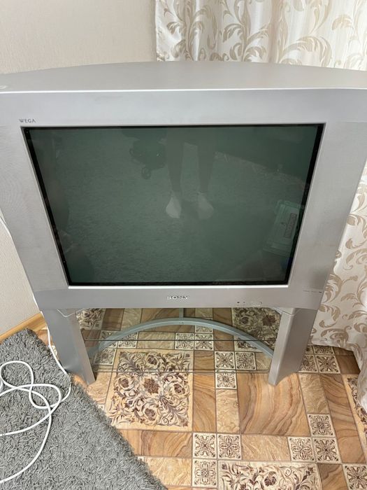 Телевизор Sony, старый, рабочий, без антенны
