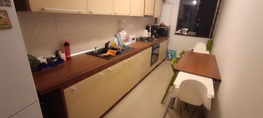 Inchiriez apartament 3 camere zona Rosu-Chiajna