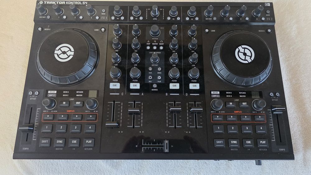 Traktor kontrol S4 Mk1