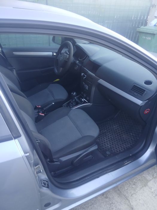 Vând Opel Astra H