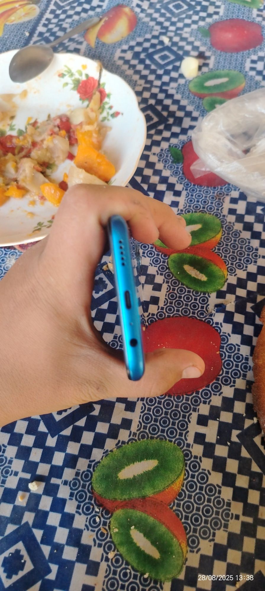 Honor x7 pro xotira 128ga 8 yangi 3 oy buldi karopka bor obmen iphonex