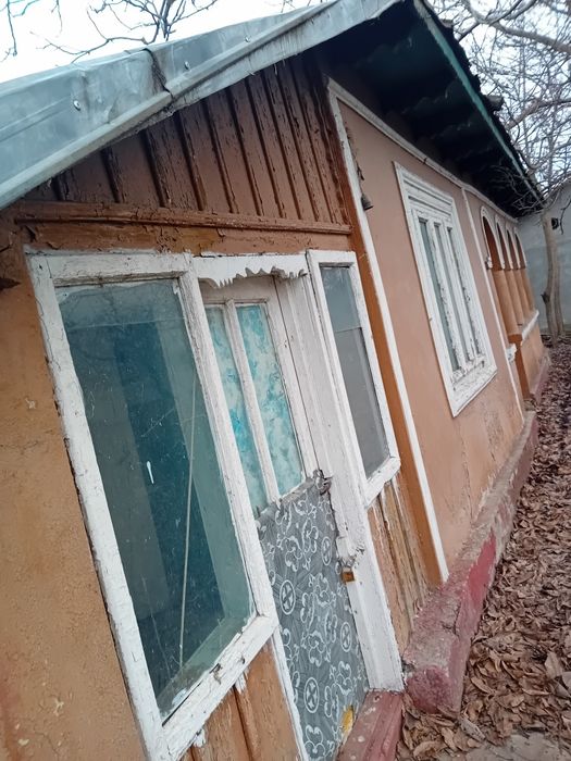 Casa de inchiriat la tara