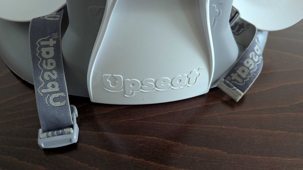Upseat столче за хранене