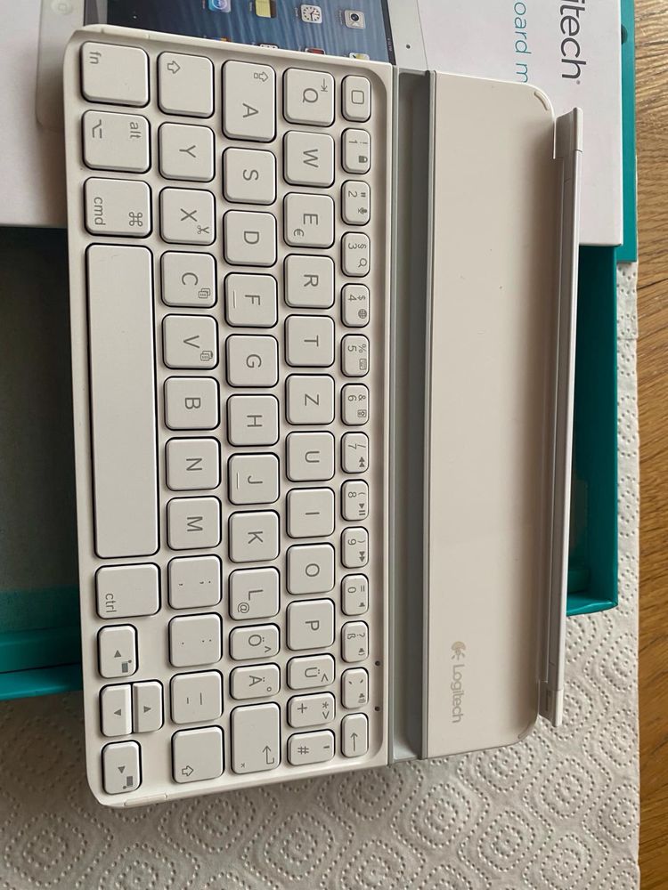 Tastatura pentru Ipad Air si Ipad mini logitech