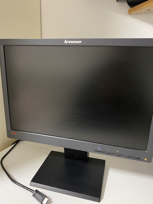 Монитор Lenovo 19”