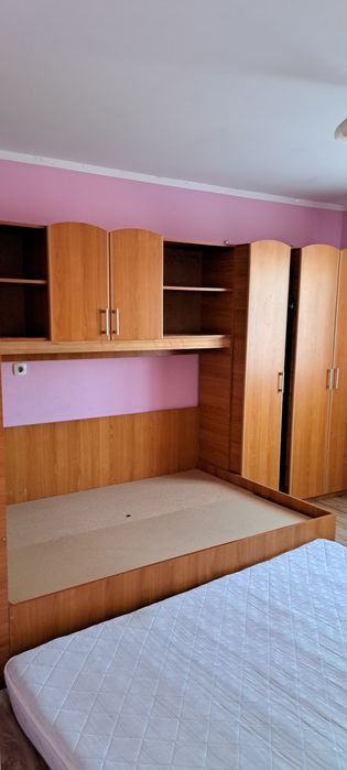 Mobila dormitor nuanță stejar auriu