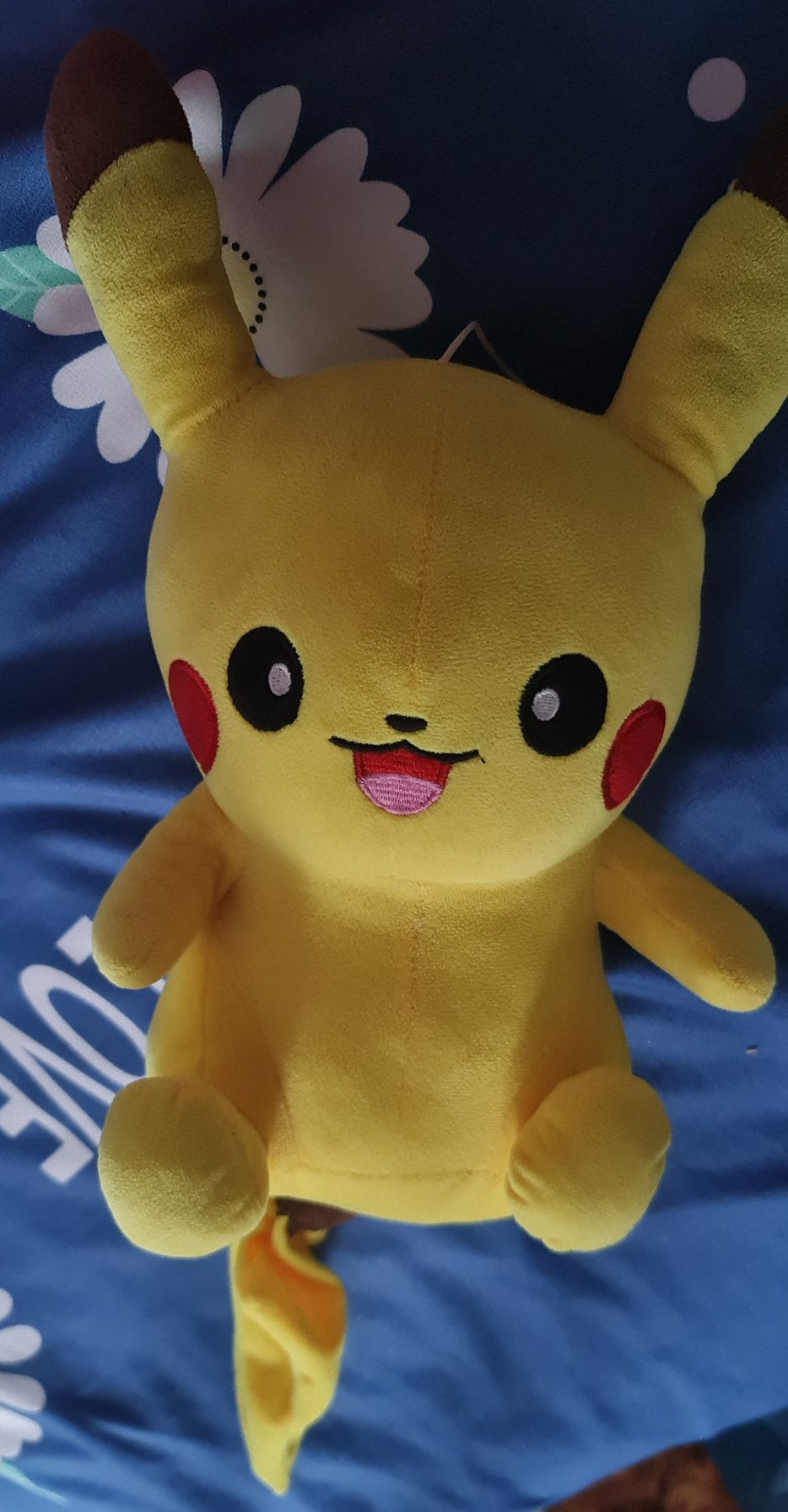 Plus Pokemon Pikachu mare culoare galbenă 35 cm.