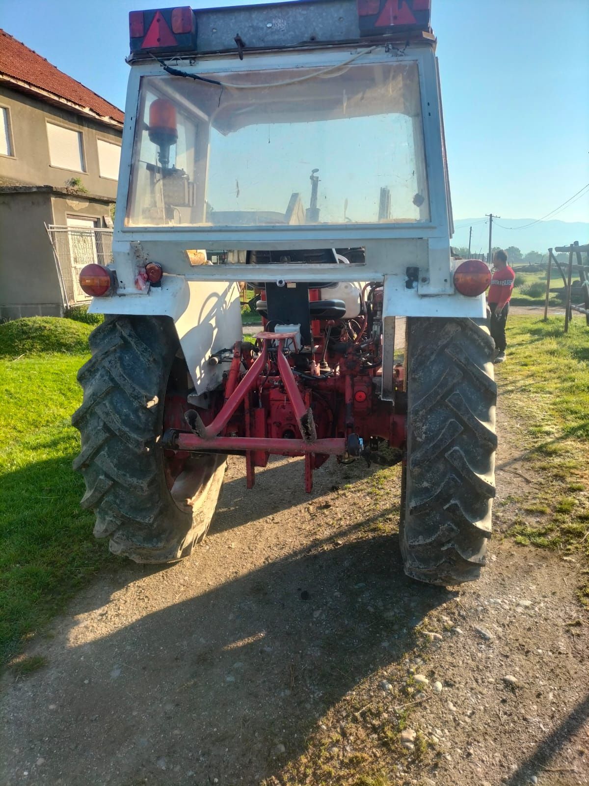 Vând tractor an stare muna