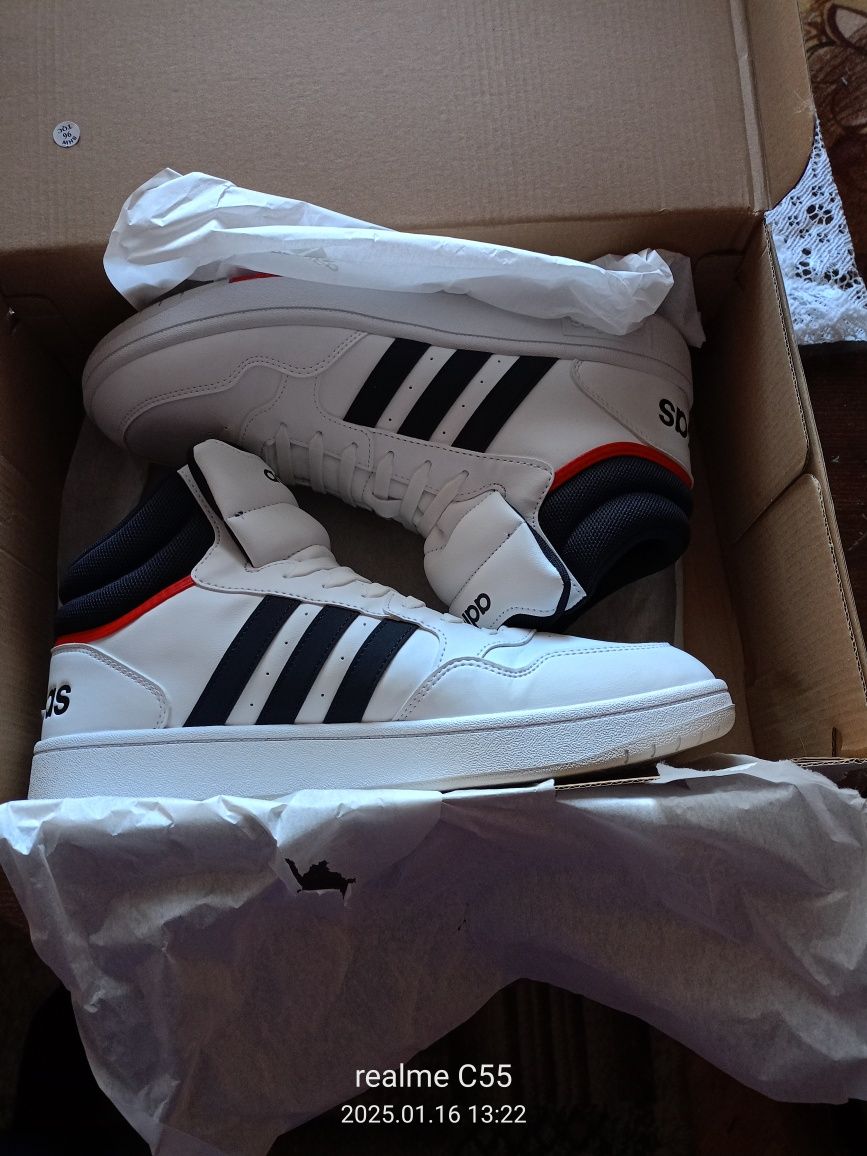 маратонки adidas #45