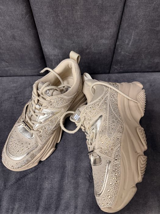 Сникърси steve madden