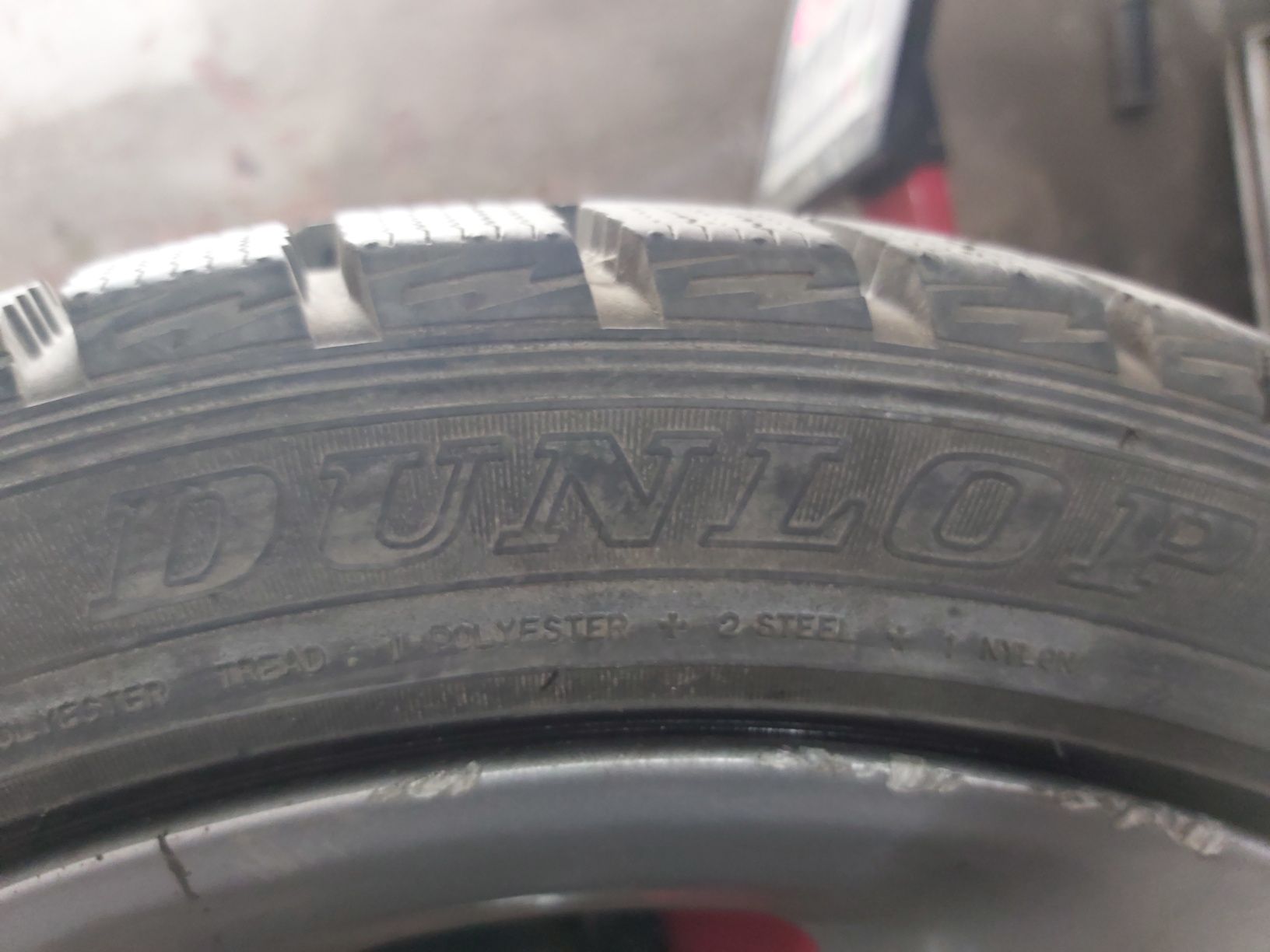 Резина 215/45 17 dunlop