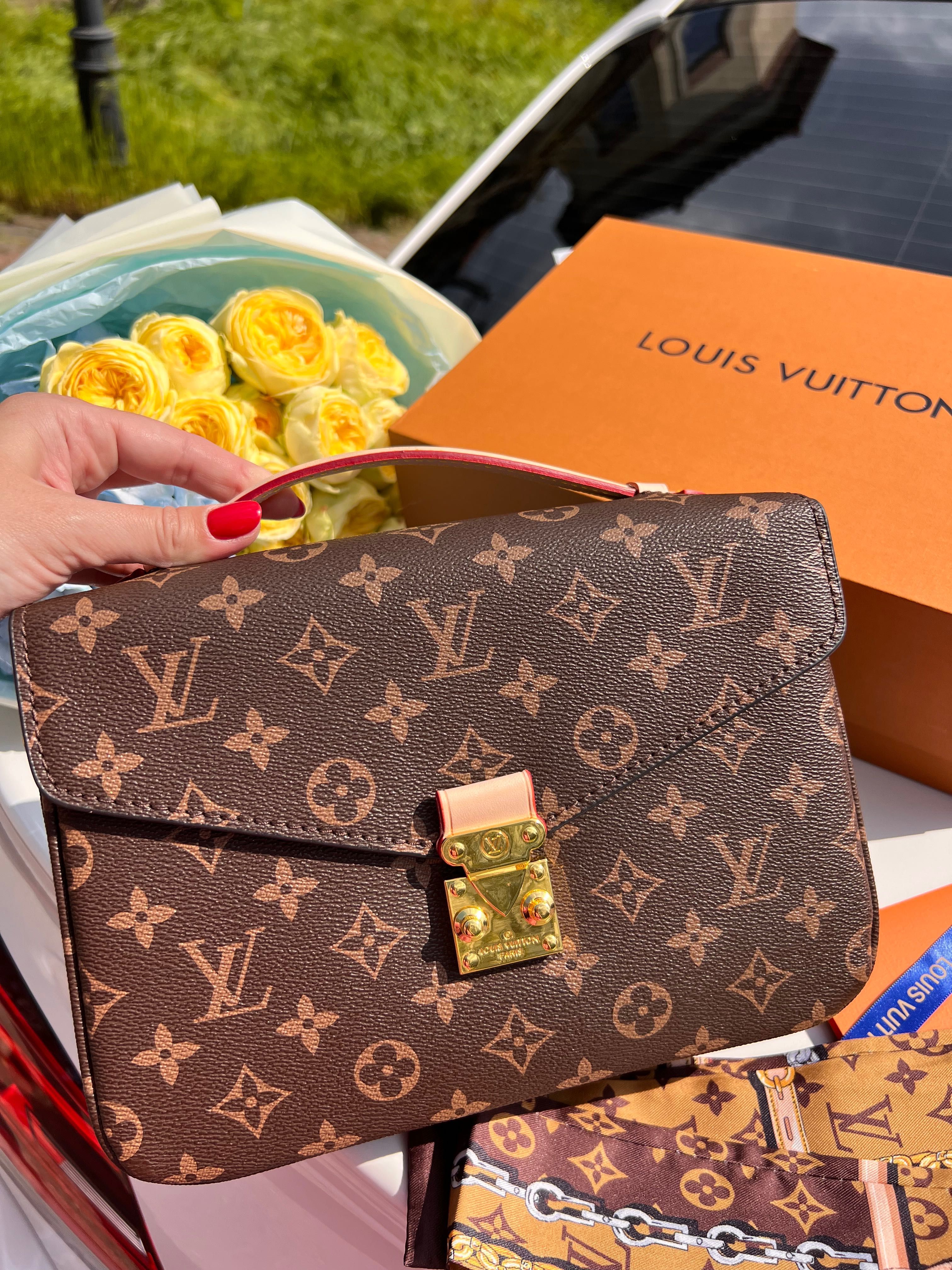 Дамска чанта Louis Vuitton