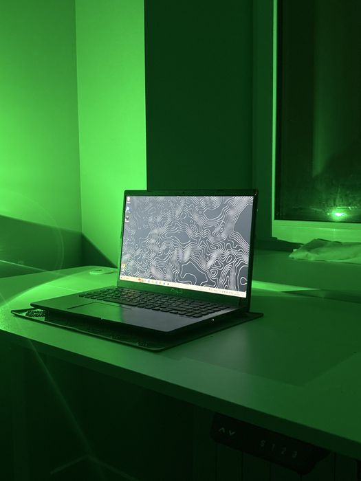 Ноутбук асус в хорошоем состояний