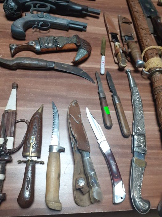 Стари  ками,кинжали,саби  и  пищови