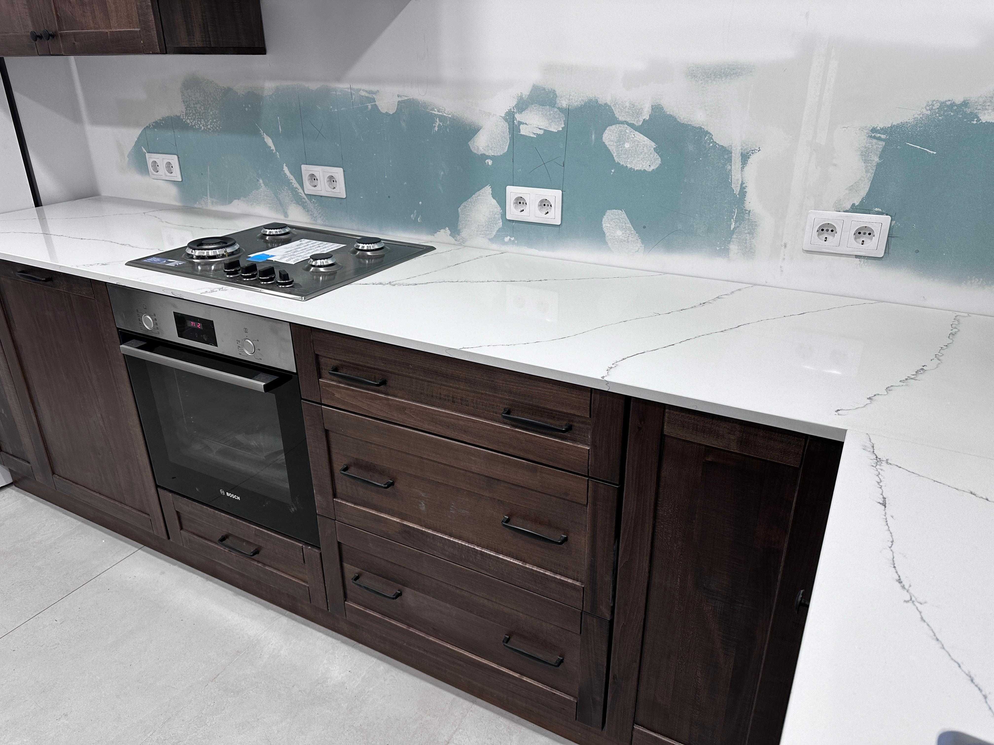 Blat din Quartz (Calacatta White) pentru bucatarie moderna