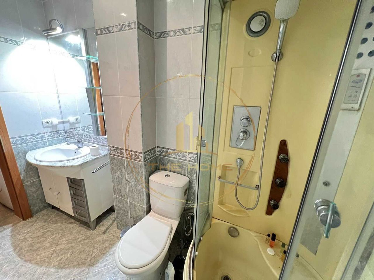 Дава се под наем Етаж от къща в Варна, м-т Траката - 135 кв.м за 650 € - Снимка #9