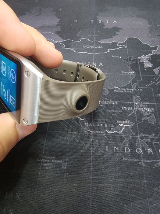 Samsung Gear S soati sotiladi. Camerasam bo.